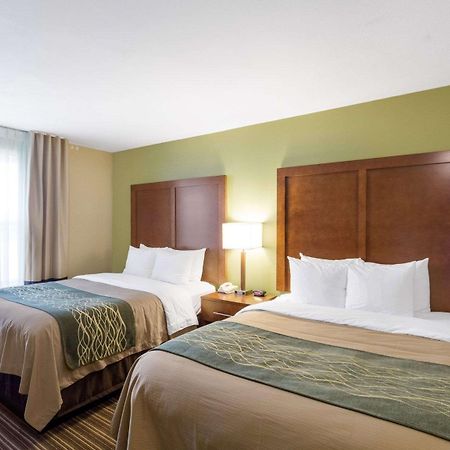 Comfort Inn & Suites Fayetteville-University Area Zewnętrze zdjęcie