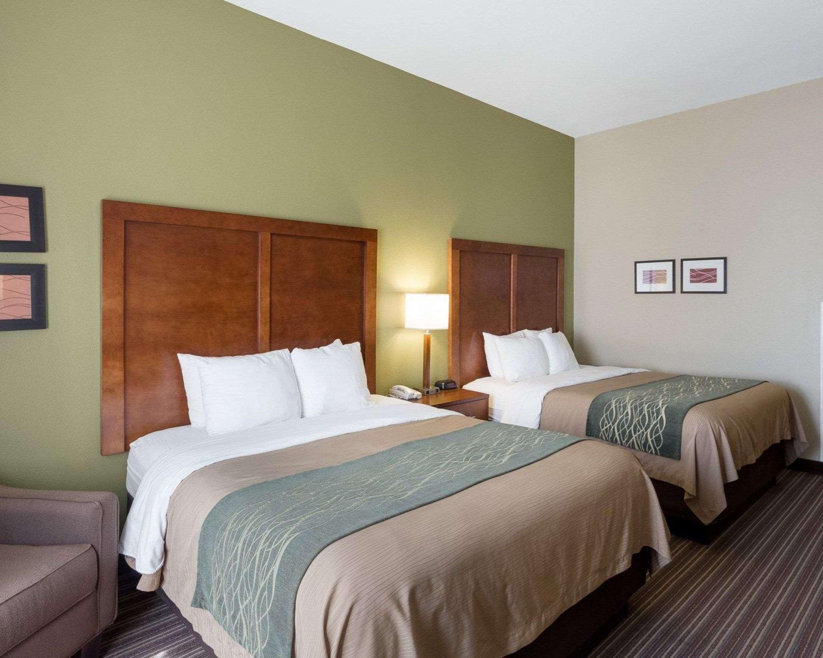 Comfort Inn & Suites Fayetteville-University Area Zewnętrze zdjęcie