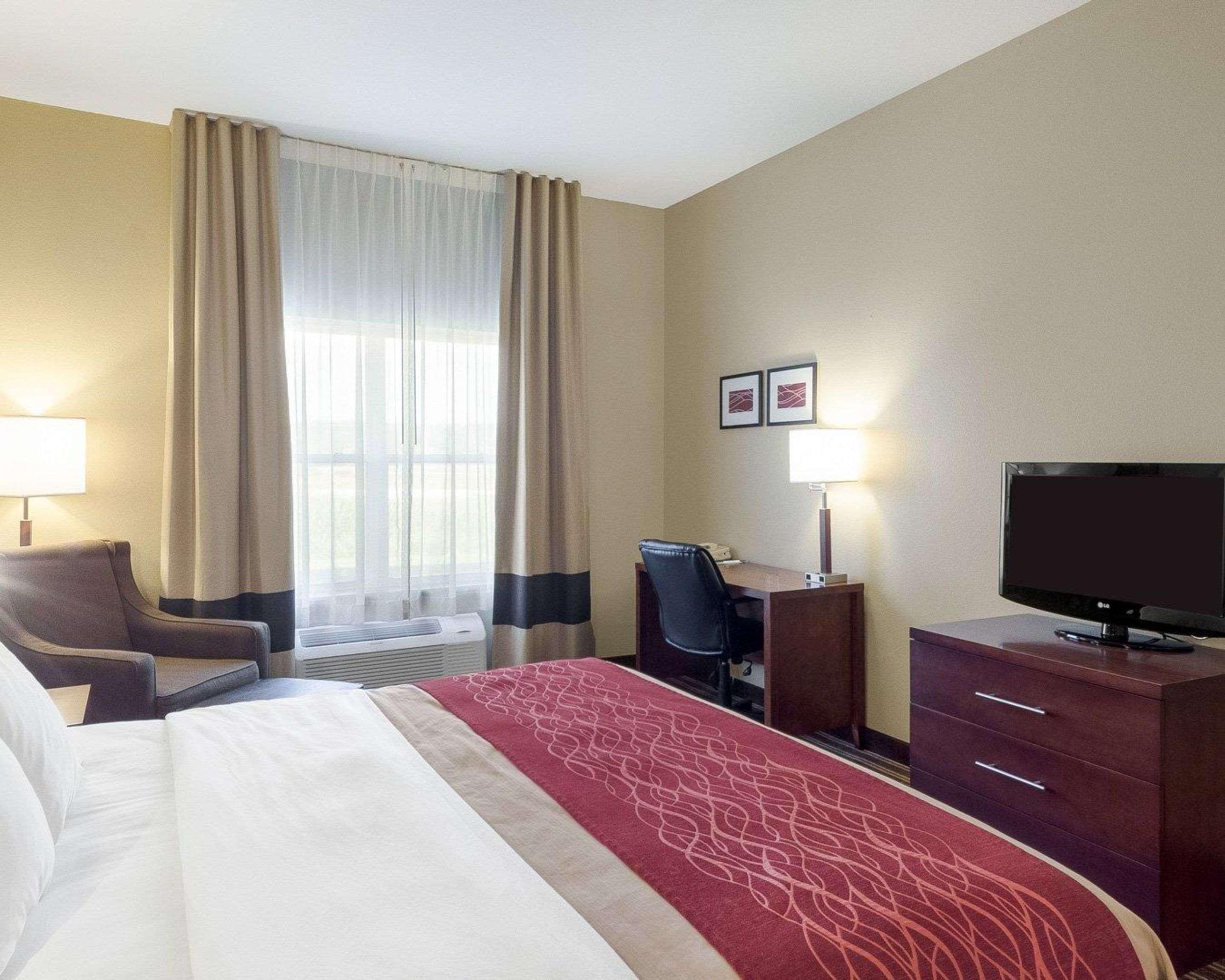 Comfort Inn & Suites Fayetteville-University Area Zewnętrze zdjęcie