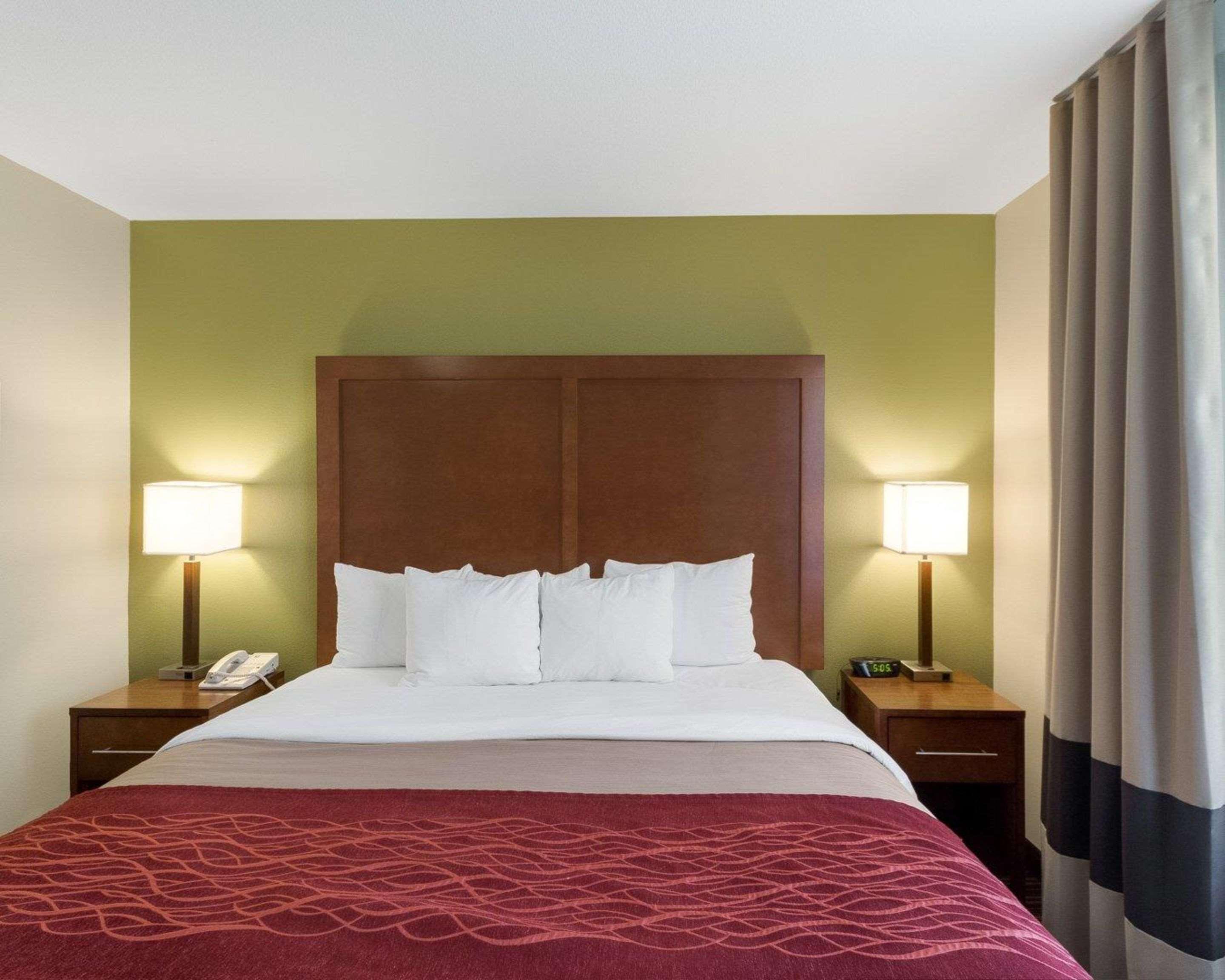 Comfort Inn & Suites Fayetteville-University Area Zewnętrze zdjęcie