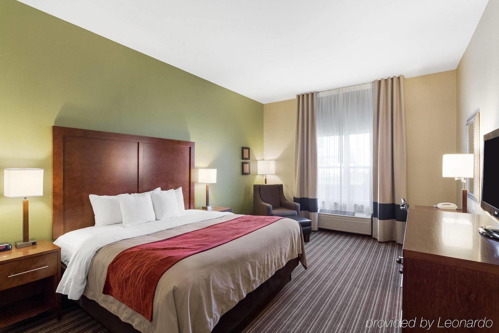 Comfort Inn & Suites Fayetteville-University Area Zewnętrze zdjęcie